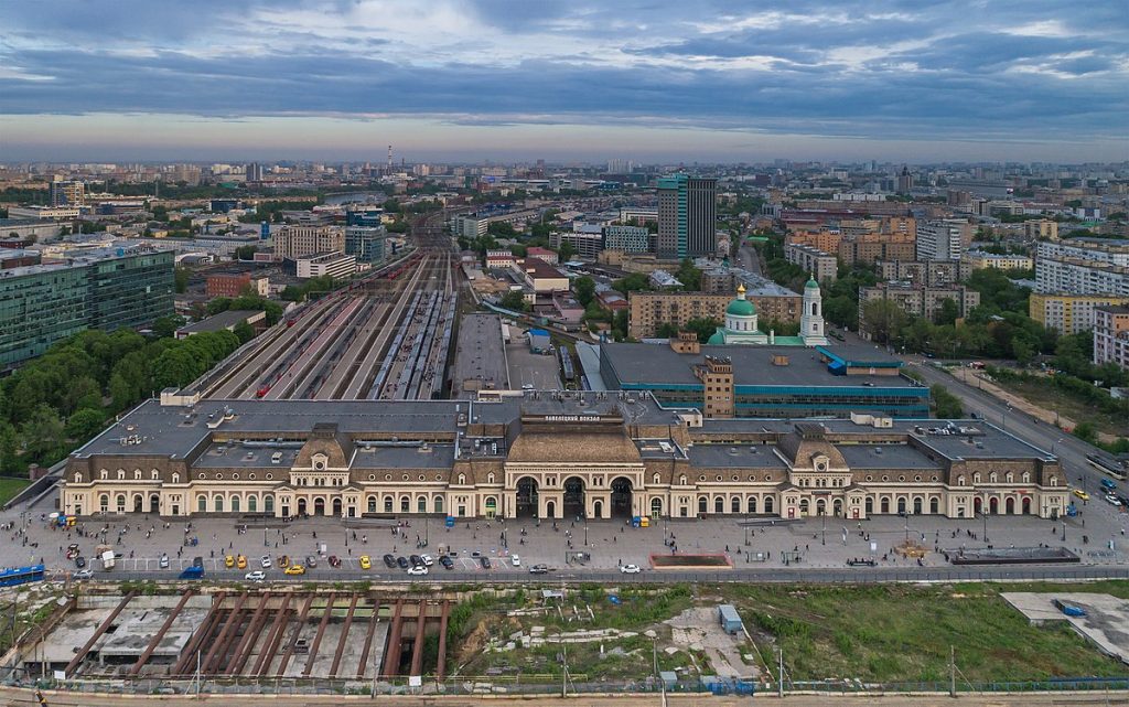 Где на павелецком вокзале зарядить телефон