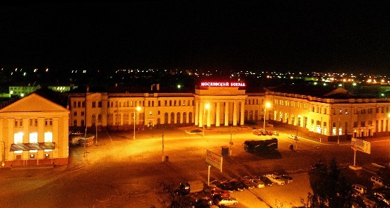   Московский вокзал ночью 