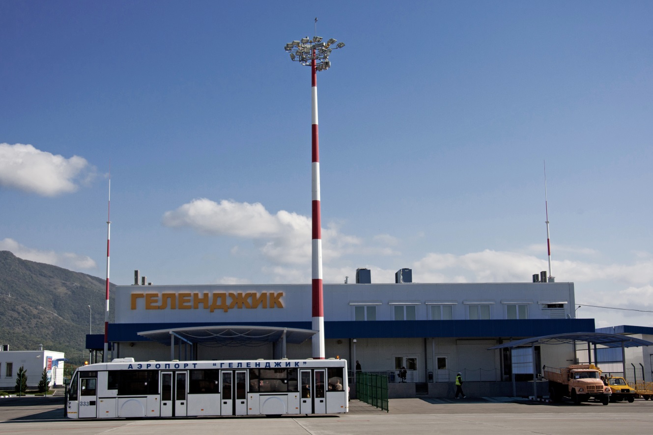 здание аэропорта Геленджик
