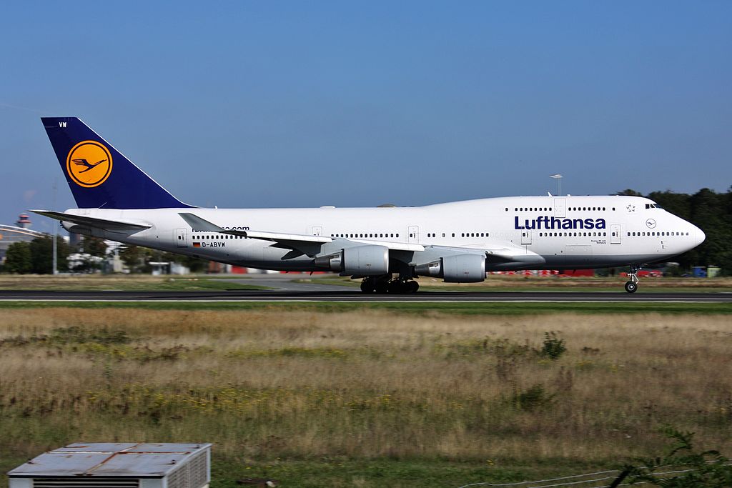 Боинг 747 авиакомпании Люфтганза.