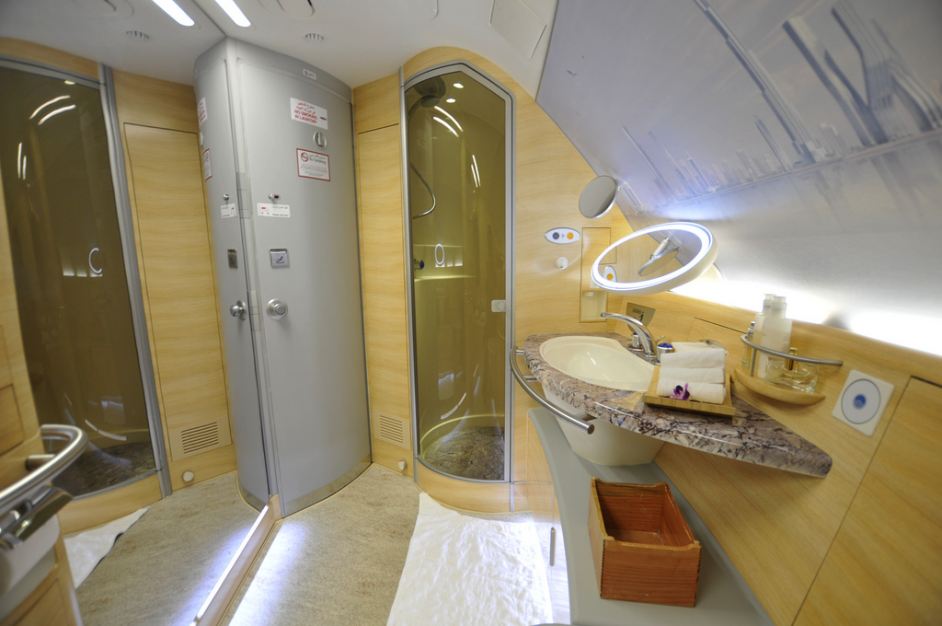 Душ и спа на борту A380 Emirates