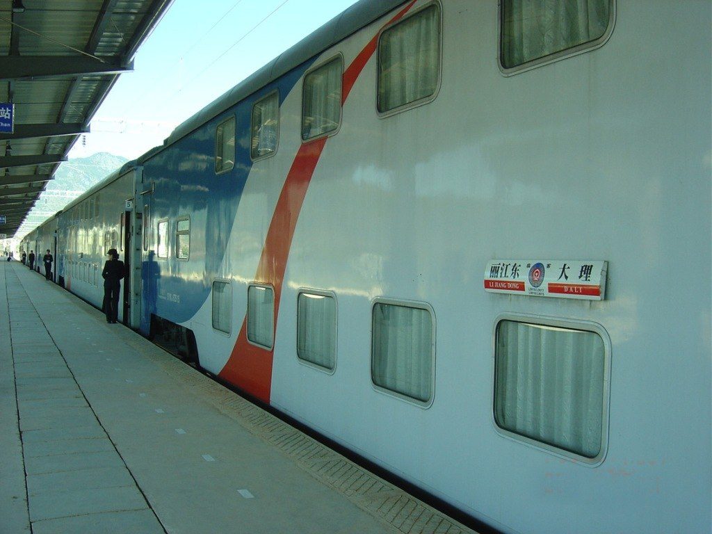 Двухэтажный китайский поезд