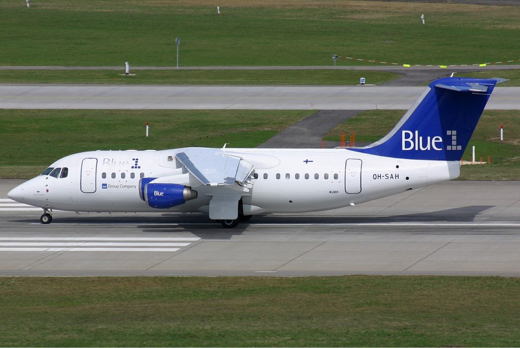 Самолет бюджетного перевозчика Blue1
