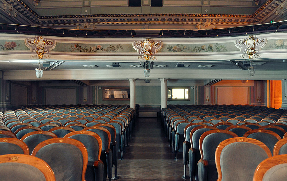Малый драматический театр санкт петербург фото зала